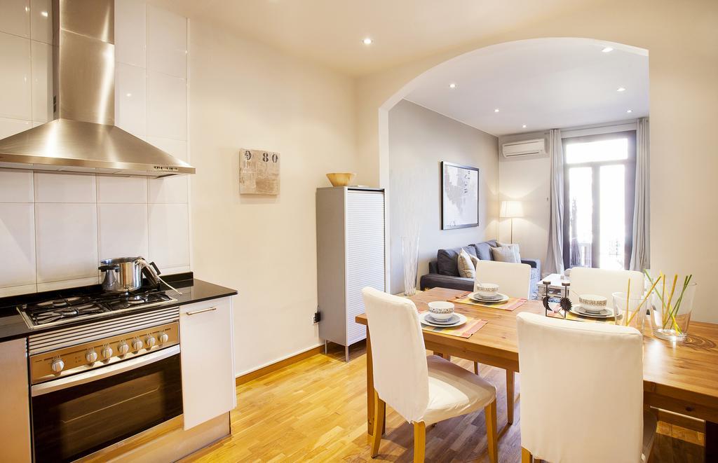 Apartments Barcelona & Home Deco Viladomat Екстер'єр фото