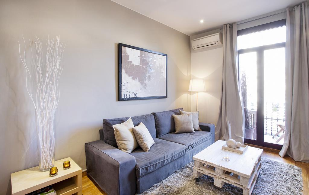 Apartments Barcelona & Home Deco Viladomat Екстер'єр фото