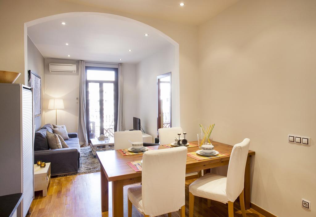 Apartments Barcelona & Home Deco Viladomat Екстер'єр фото