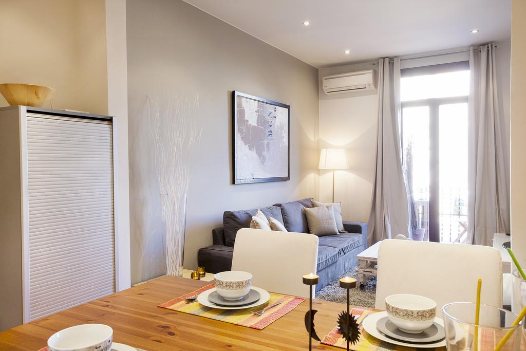 Apartments Barcelona & Home Deco Viladomat Екстер'єр фото