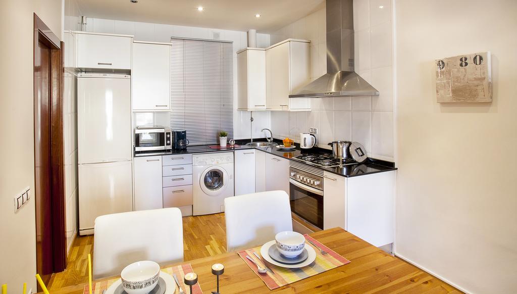Apartments Barcelona & Home Deco Viladomat Екстер'єр фото