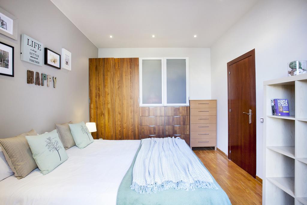 Apartments Barcelona & Home Deco Viladomat Екстер'єр фото