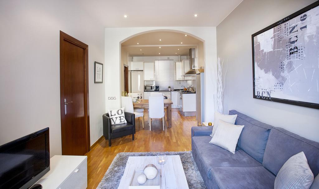 Apartments Barcelona & Home Deco Viladomat Екстер'єр фото