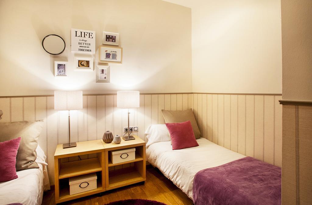 Apartments Barcelona & Home Deco Viladomat Екстер'єр фото